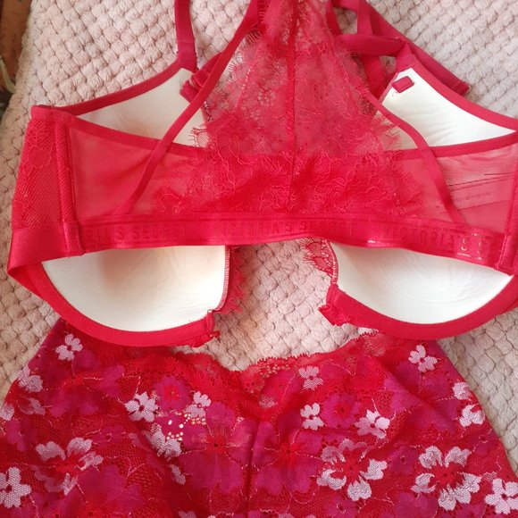 Brand New Victoria's Secret Bra 32DD & LACE Cheeky- XS - Picture 2 of 3